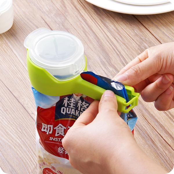 Food Sealing Clip With Discharge Nozzle